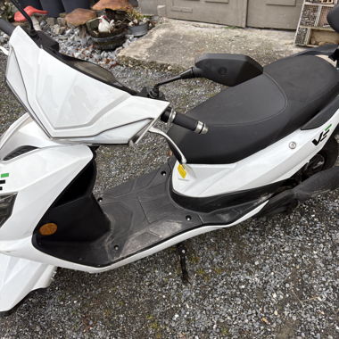 Trottinette électrique blanche VE