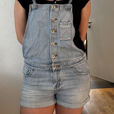 Shorts salopette – Casual & prêts pour l'été