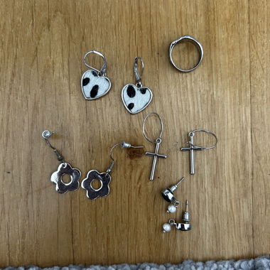 Set mit 5 Brandy Melville Schmuckstücken