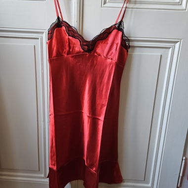 Nuisette rossa satinata QLS La Source taglia 38