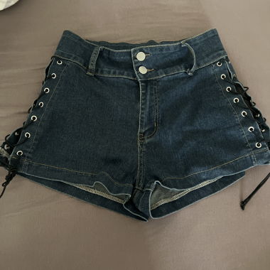 Shorts en jean à lacets