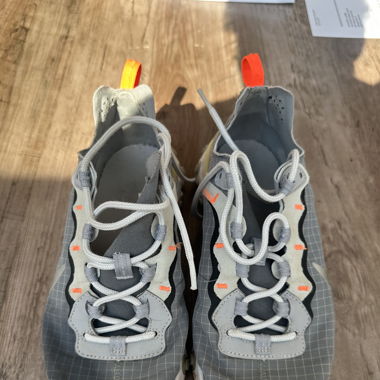 Nike React