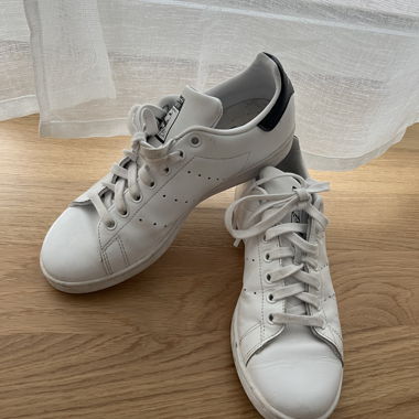 White Adidas Sneakers Gr. 40 2/3