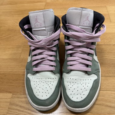 Nike Air Jordan 1 Mid