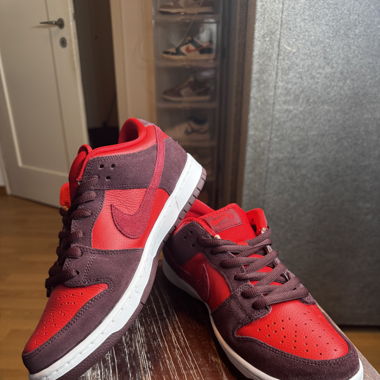 Nike SB Cherry 