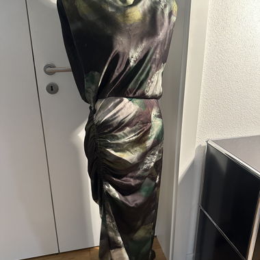 Vestito midi AllSaints Isa stampa mimetica in misto seta