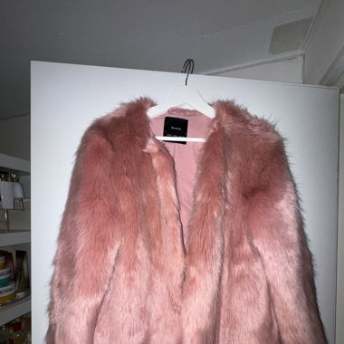 Rosa Pelzjacke