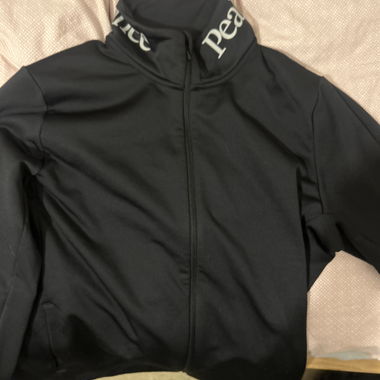 Veste de sport noire à fermeture éclair