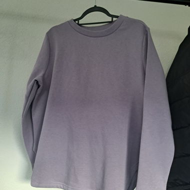 Sweat-shirt lilas, yoga