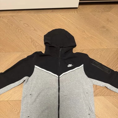 nike tech taille L