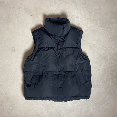 Giacca Piumino Smanicata Nera Bershka