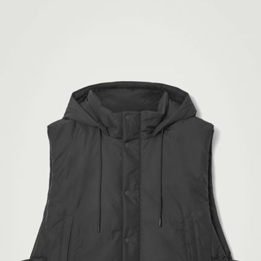 GILET À CAPUCHE KAPUZENWESTE HOODED WAISTCOAT 