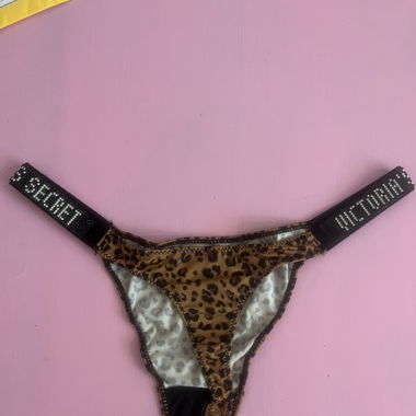 Victorias Secret Leo Thong