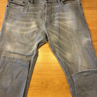 *DIESEL JEANS SLIM-CARROT STRETCH *W34 L34