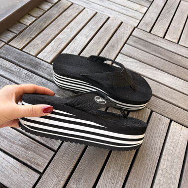 Tongs à plateforme