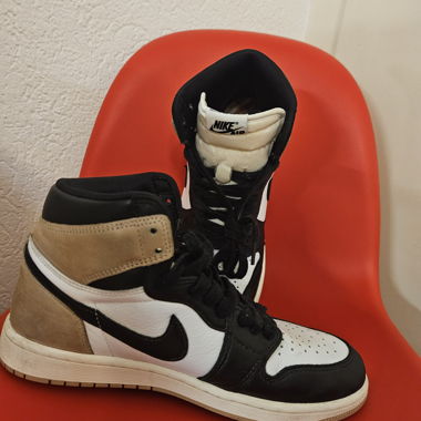 NIKE Air Jordan 1 Retro High Latte