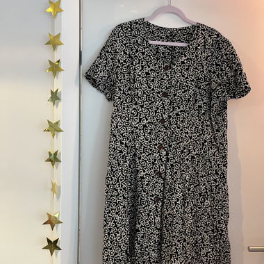 Vintage Floral Dress with Button Placket
