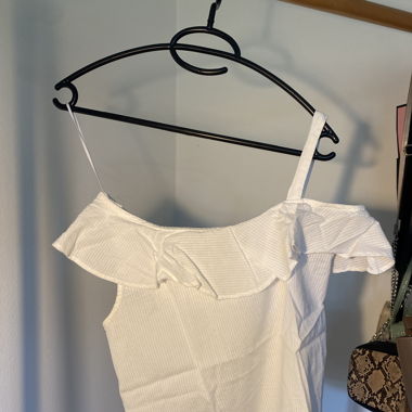 Top blanc asymétrique 