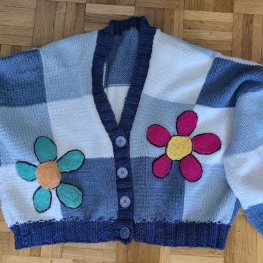 Cardigan carreaux bleu à fleurs colorées