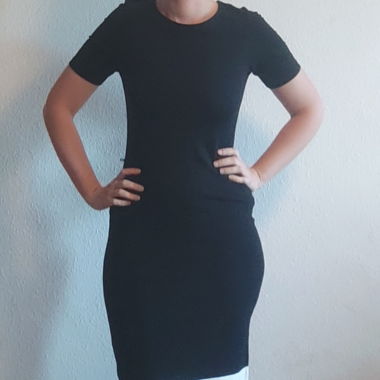 Etui Kleid Schwarz mit weissem Streifen unten S