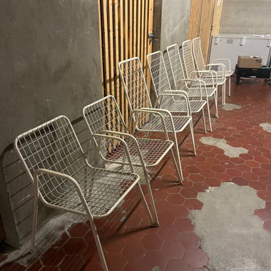 Chaises en fil métallique suisses – à l’unité ou en set