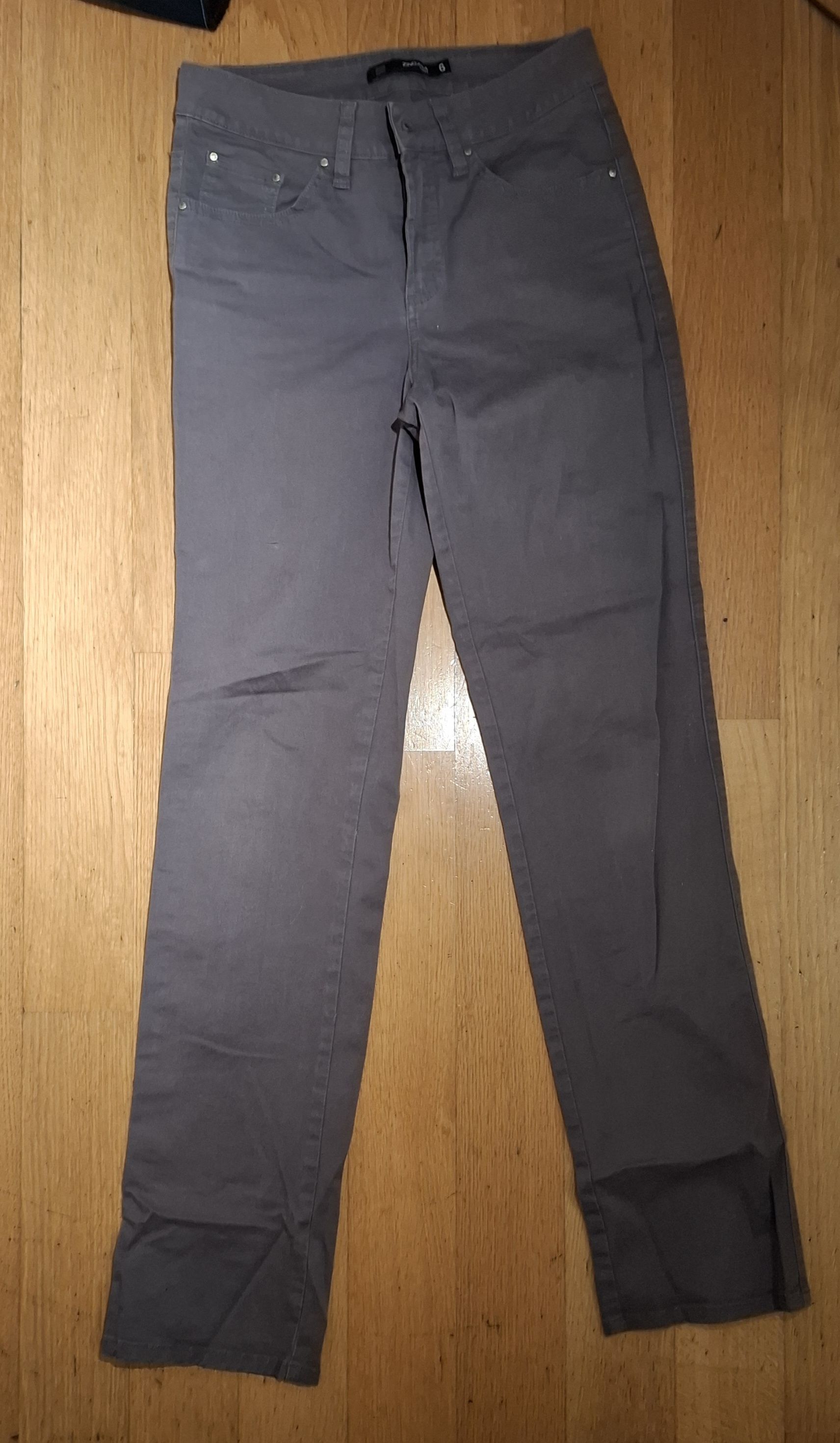 Graue Hose