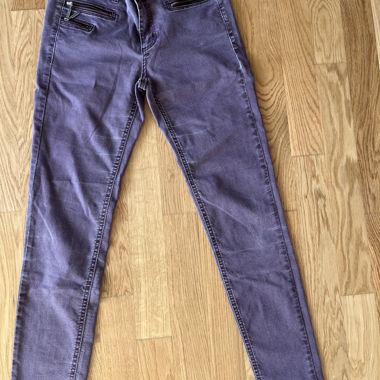 Lilac Angels Jeans with Zipper Pockets