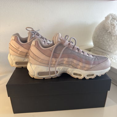 Pink Air Max