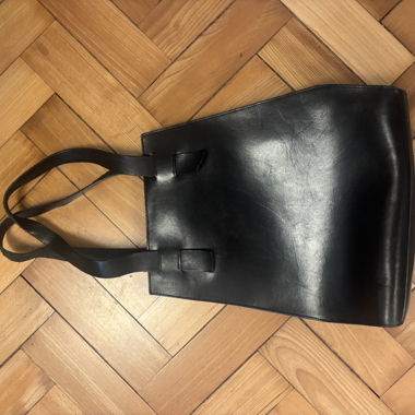 Sac à main en cuir noir