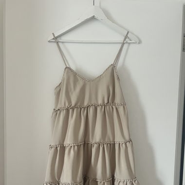 Sommerliches NA-KD Kleid in Nude 