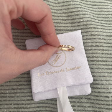 Anello sottile dorato