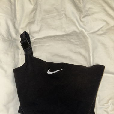 Nike top 