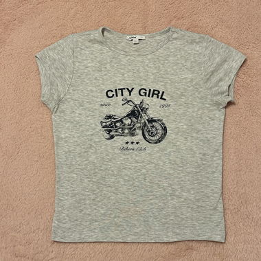 Haut graphique gris « city girl » Subdued
