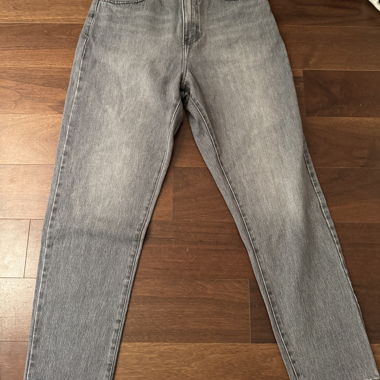 Graue Mom Jeans