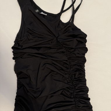 schwarzes Top neu