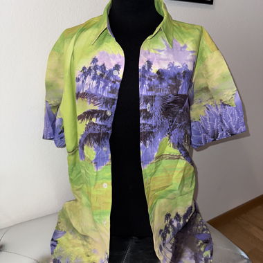 Colourful shirt with palms