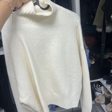 Maglione collo alto color ecru