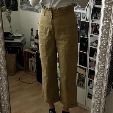 green pants