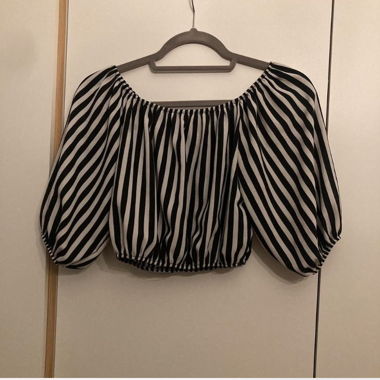 Black and white crop top