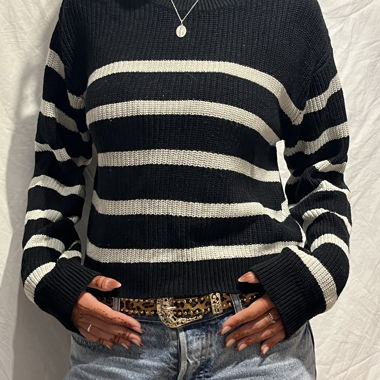 Pull en maille à rayure noir et blanc