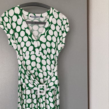 Sommerkleid grün weiss gepunktet