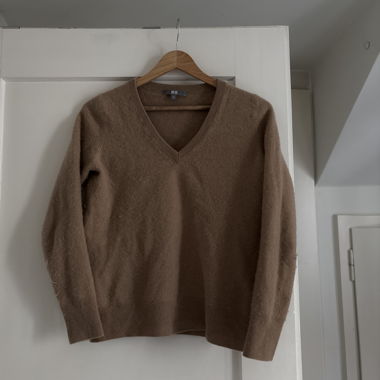 Pull à encolure en V en cachemire 100 % Uniqlo marron taille XS