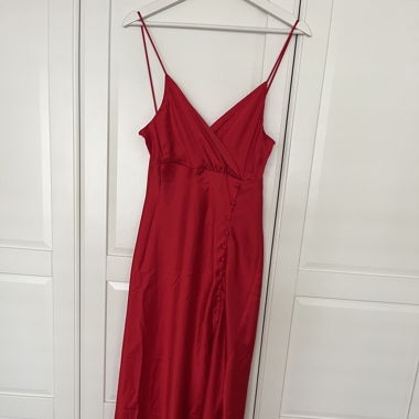 Satin Kleid in Rot – neu mit Etikett 