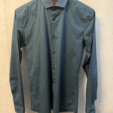 Chemise HUGO slim fit taille S à M/37
