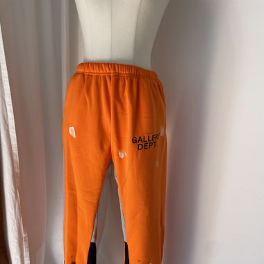Neue orange pants
