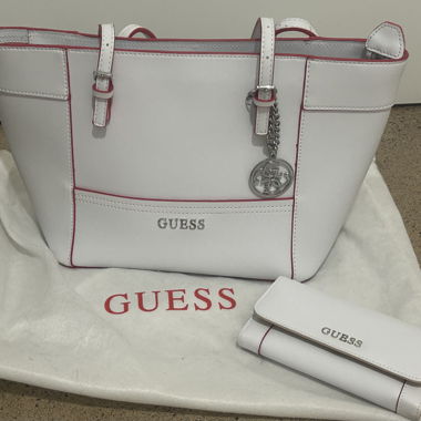 Set borsa a mano e portafoglio Guess
