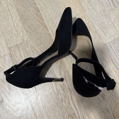 Escarpins noirs à bride