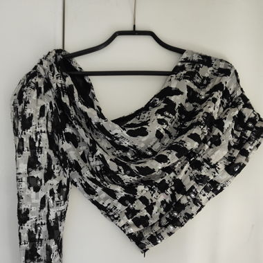 One shoulder top
