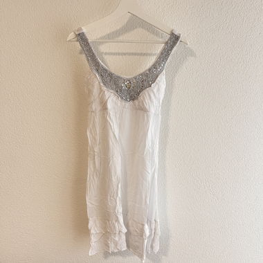 Weisses Strandkleid