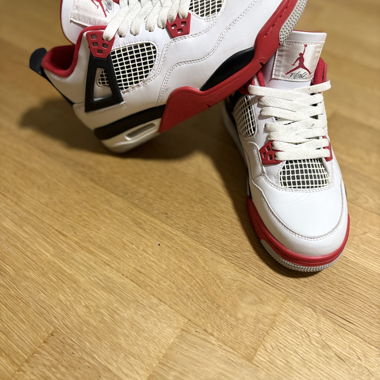 Nike Air Jordan 4 Retro